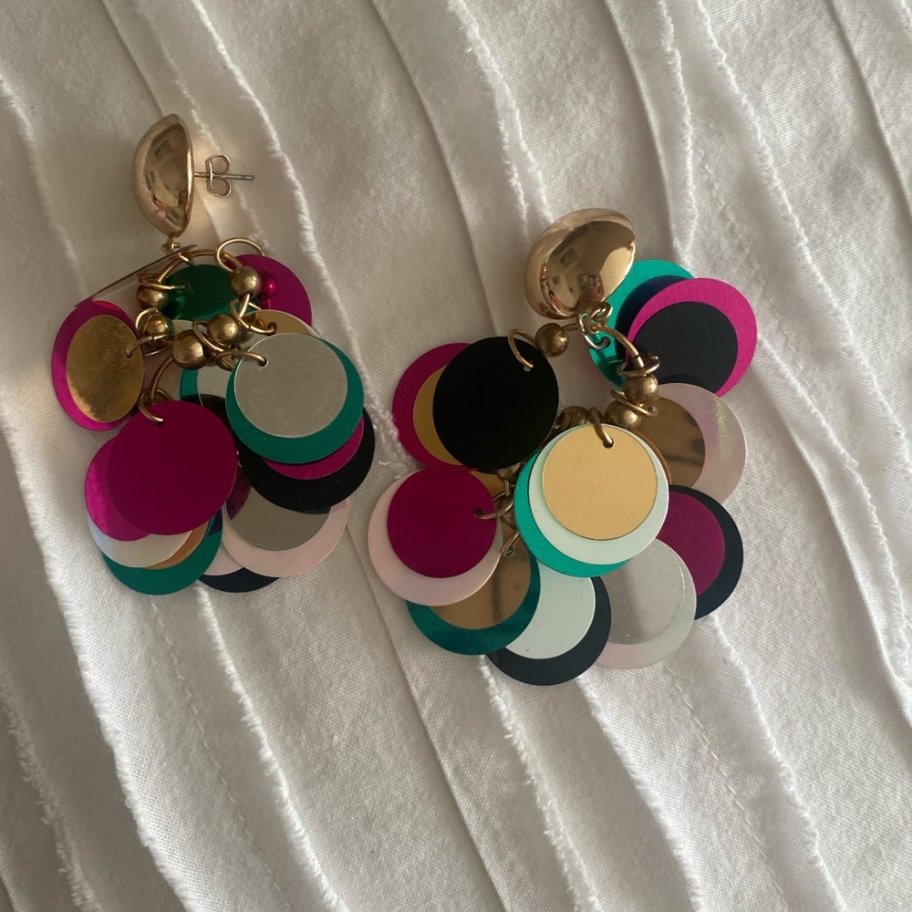 1970s/80s rainbow confetti earrings. Gold